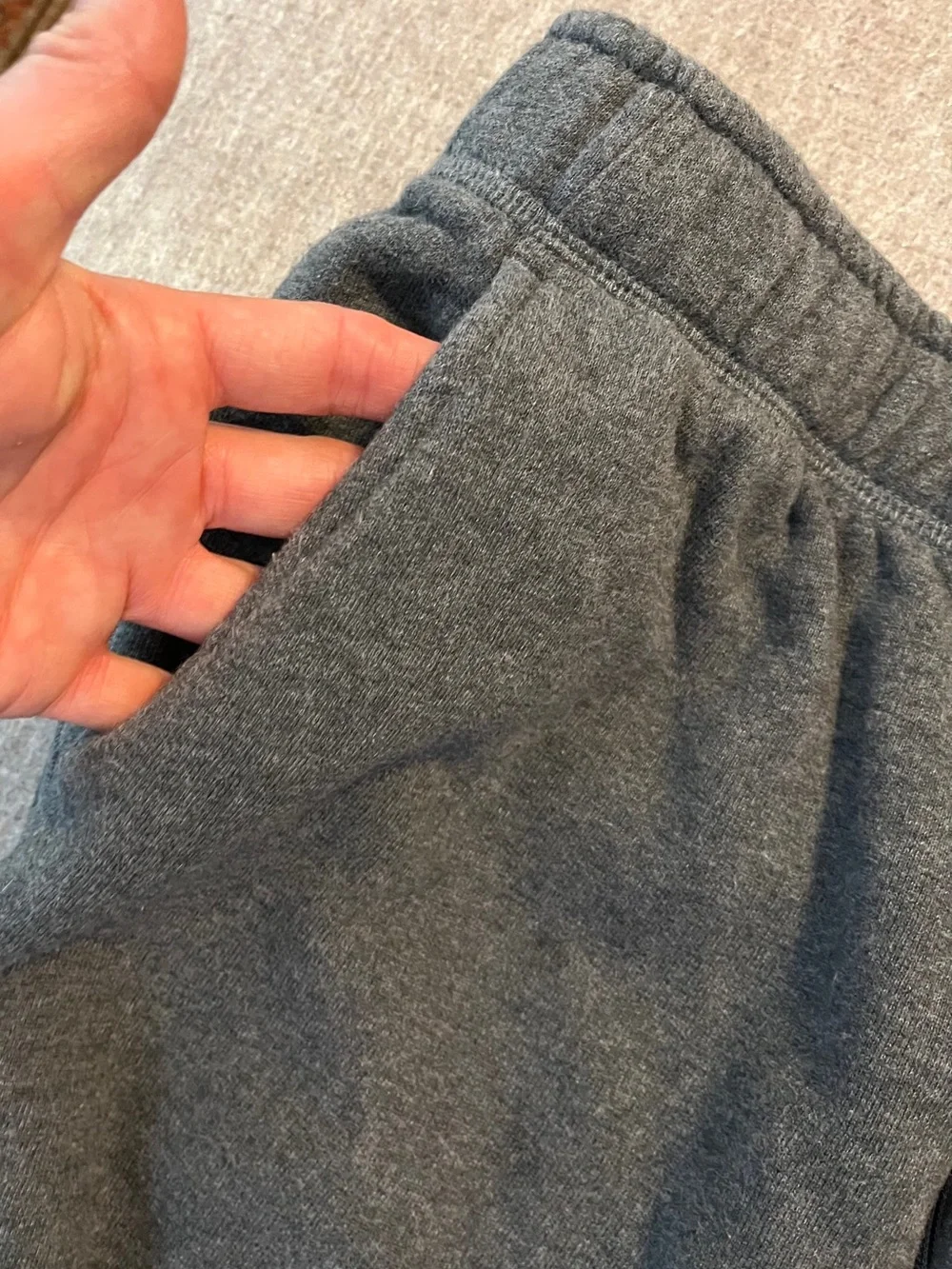 L.L.Bean Men’s Charcoal Gray Fleece Sweatpants Joggers Zip Pockets